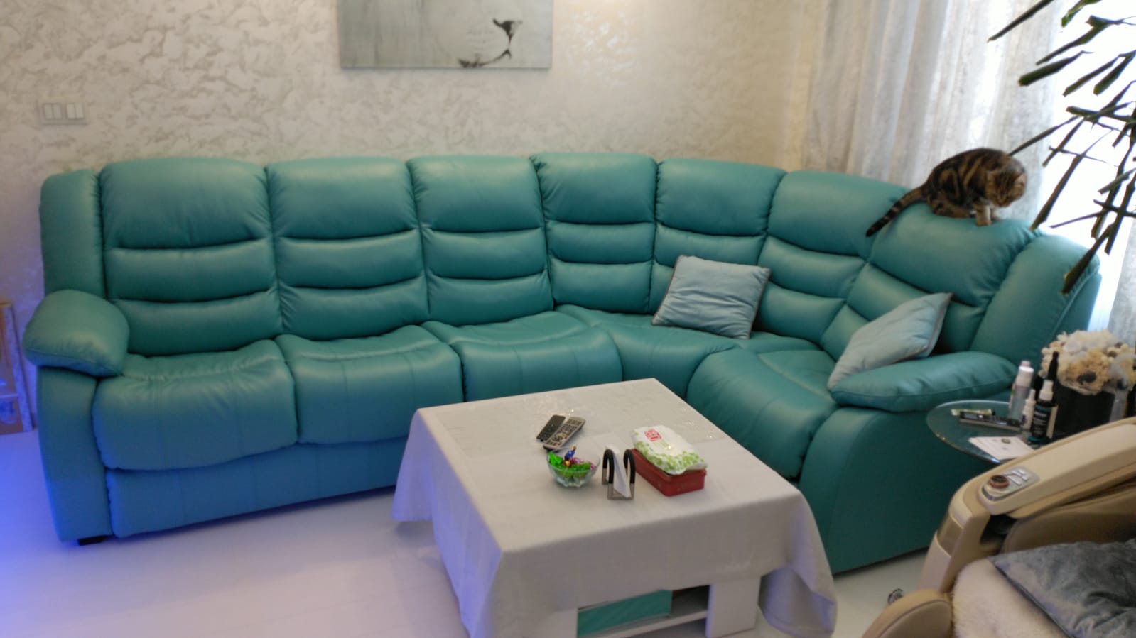 Перетяжка дивана на дому. Канаш